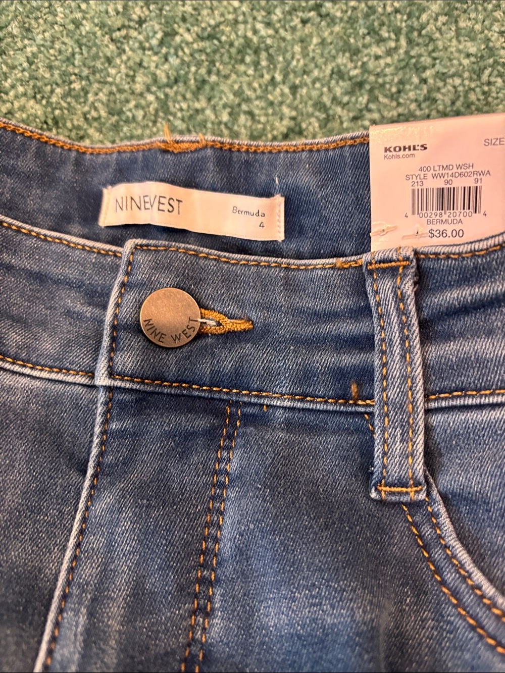 Nine West Mid Rise‎ Bermuda Shorts Size 4 Medium Wash Denim NWT - Picture 2 of 3